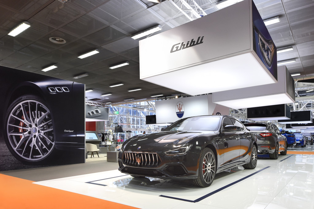 13833-MaseratiGhibliSQ4GranSportalMotorShowdiBologna2017